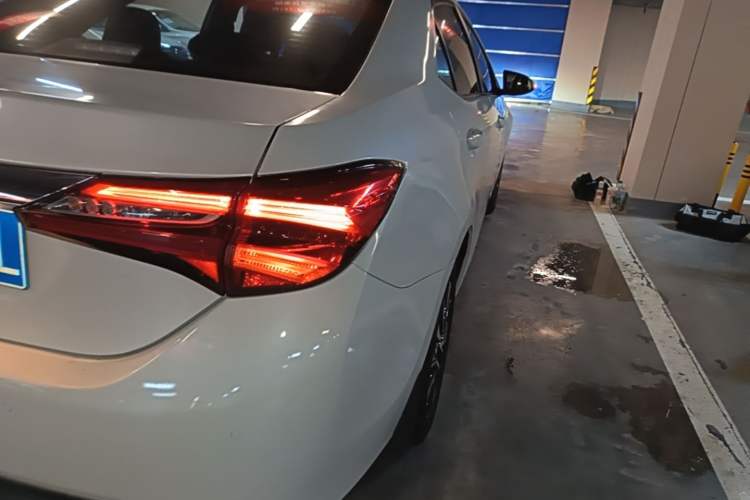 Used Toyota Levin 2018 185T CVT Prestige Version China VI Standard Right Rear Taillight