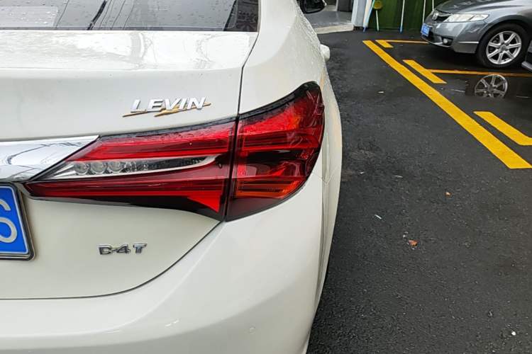 Used Toyota Levin 2018 185T CVT Luxury Edition Right Rear Taillight