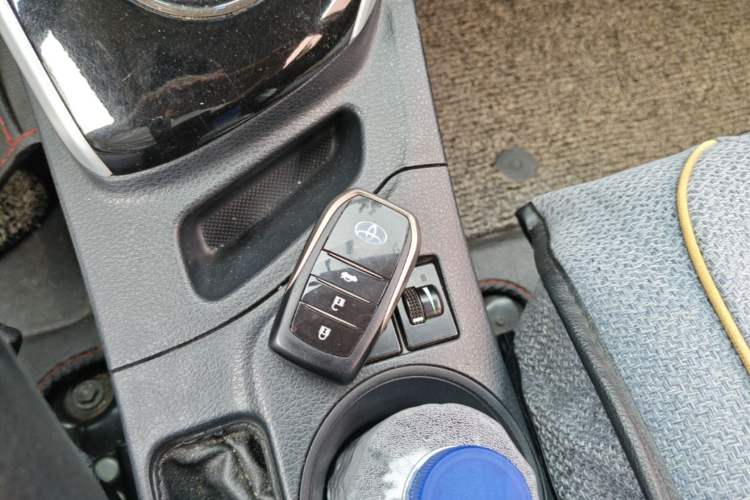 Used Toyota Levin 2018 Dual-Engine 1.8H GS-V E-CVT Prestige Version China V Standard Vehicle Key