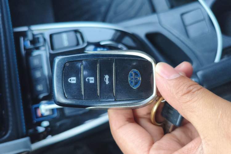 Used Toyota Levin 2018 Dual-Engine 1.8H GS-V E-CVT Prestige Version China V Standard Vehicle Key