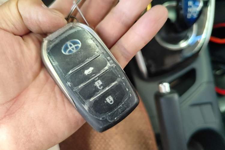 Used Toyota Levin 2018 Dual-Engine 1.8H GS-V E-CVT Prestige Version China VI Standard Vehicle Key