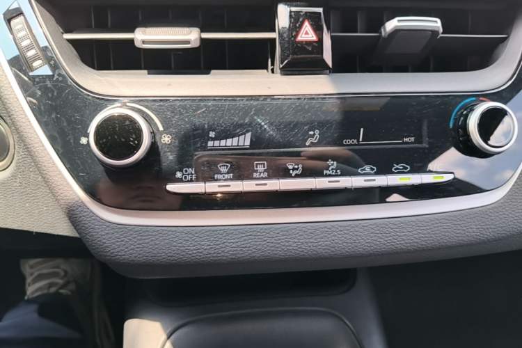 Used Toyota Levin 2019 185T CVT Luxury Edition China VI Standard Audio And AC Panel