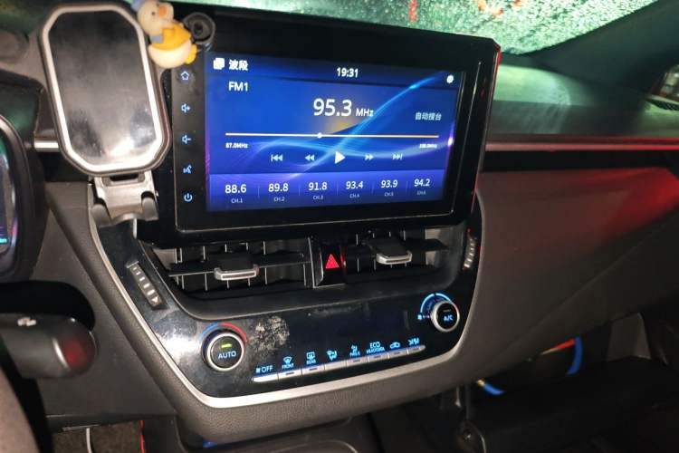Used Toyota Levin 2019 Dual-Engine 1.8H E-CVT Luxury Edition China VI Standard Audio And AC Panel