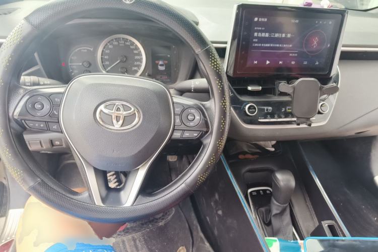 Used Toyota Levin 2019 Dual-Engine 1.8H E-CVT Luxury Edition China VI Standard Center Console