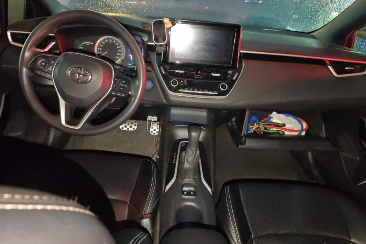 Used Toyota Levin 2019 Dual-Engine 1.8H E-CVT Luxury Edition China VI Standard Center Console