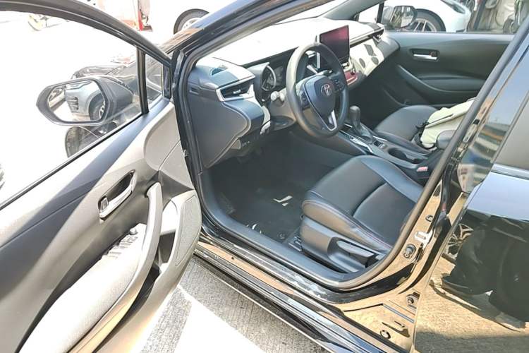 Used Toyota Levin 2019 185T CVT Luxury Edition China VI Standard Driver Seat