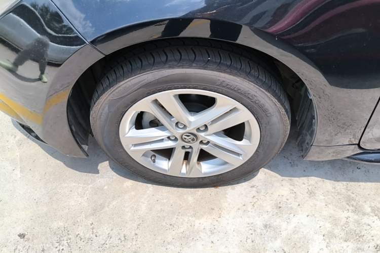 Used Toyota Levin 2019 185T CVT Luxury Edition China VI Standard Exterior 4