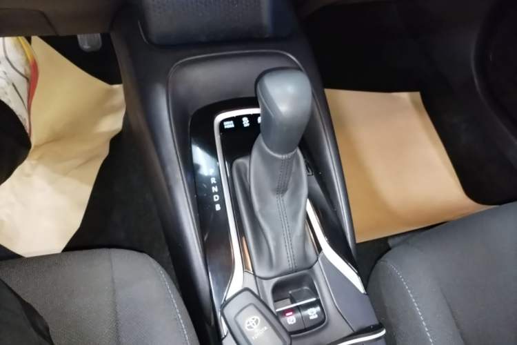 Used Toyota Levin 2019 Dual-Engine 1.8H E-CVT Sport Edition China VI Standard Gear Lever