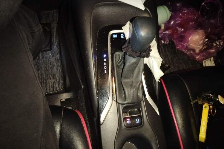 Used Toyota Levin 2019 Dual-Engine 1.8H E-CVT Luxury Edition China V Standard Gear Lever