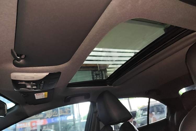 Used Toyota Levin 2019 185T CVT Luxury Edition China VI Standard Headliner