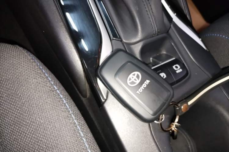 Used Toyota Levin 2019 Dual-Engine 1.8H E-CVT Sport Edition China VI Standard Interior 1
