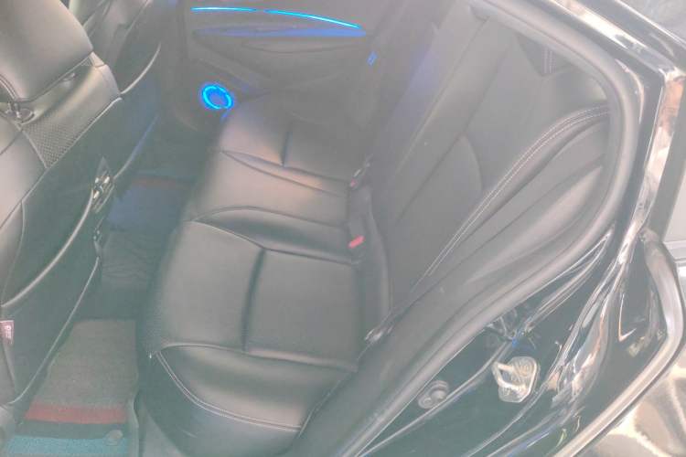 Used Toyota Levin 2019 185T CVT Sport Edition China VI Standard Left Rear Seat