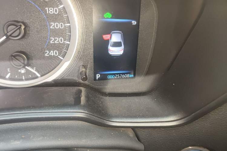 Used Toyota Levin 2019 Dual-Engine 1.8H E-CVT Luxury Edition China VI Standard Odometer Close Up