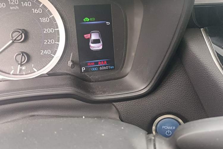 Used Toyota Levin 2019 Dual-Engine 1.8H E-CVT Luxury Edition China VI Standard Odometer Close Up