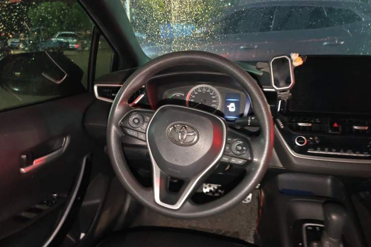 Used Toyota Levin 2019 Dual-Engine 1.8H E-CVT Luxury Edition China VI Standard Steering Wheel