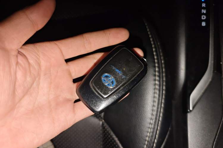 Used Toyota Levin 2019 Dual-Engine 1.8H E-CVT Luxury Edition China VI Standard Vehicle Key