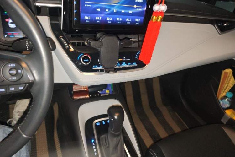 Used Toyota Levin 2019 Dual-Engine 1.8H E-CVT Sport Edition China VI Standard Audio And AC Panel
