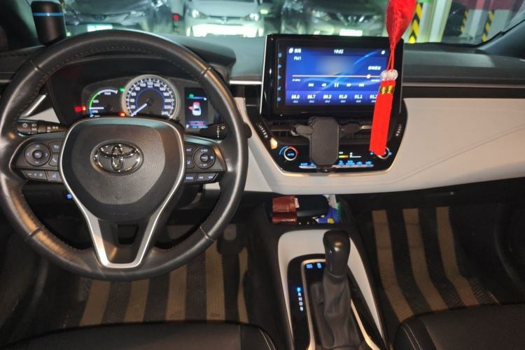 Used Toyota Levin 2019 Dual-Engine 1.8H E-CVT Sport Edition China VI Standard Center Console