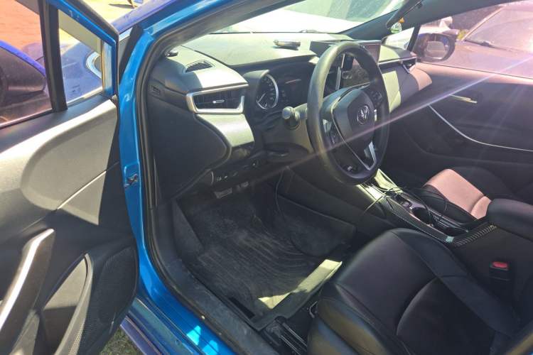 Used Toyota Levin 2019 Dual-Engine 1.8H E-CVT Luxury Edition China VI Standard Driver Seat