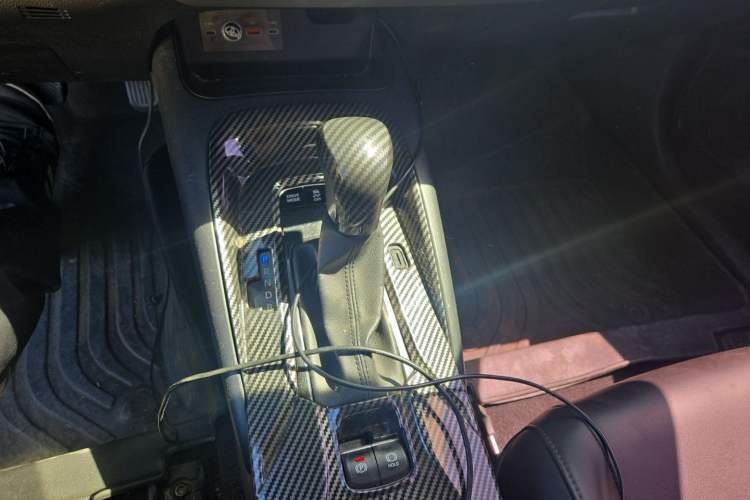 Used Toyota Levin 2019 Dual-Engine 1.8H E-CVT Luxury Edition China VI Standard Gear Lever