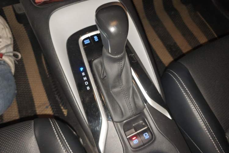 Used Toyota Levin 2019 Dual-Engine 1.8H E-CVT Sport Edition China VI Standard Gear Lever