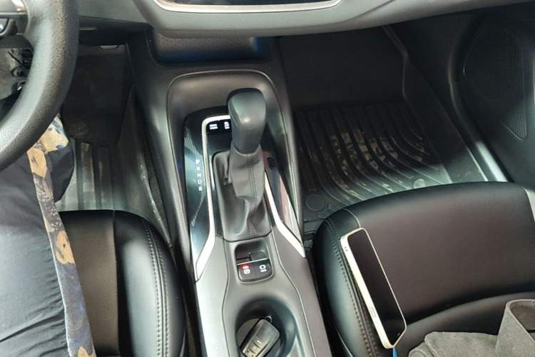 Used Toyota Levin 2019 Dual-Engine 1.8H E-CVT Luxury Edition China VI Standard Gear Lever