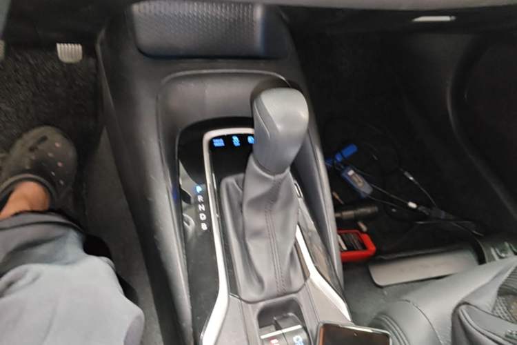Used Toyota Levin 2019 Dual-Engine 1.8H E-CVT Luxury Edition China VI Standard Gear Lever