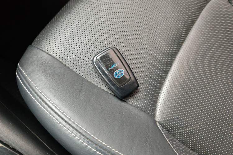 Used Toyota Levin 2019 Dual-Engine 1.8H E-CVT Luxury Edition China VI Standard Interior 1