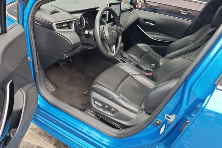 Used Toyota Levin 2019 Dual-Engine 1.8H E-CVT Luxury Edition China VI Standard Interior 3