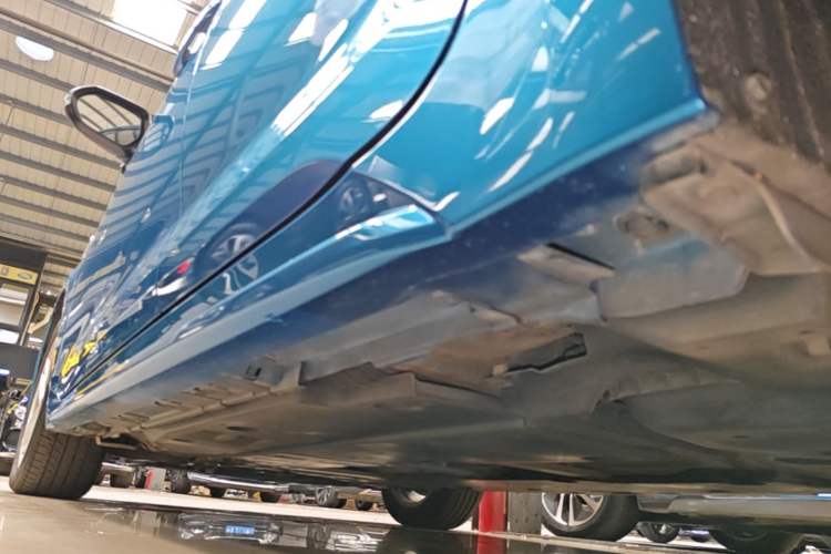 Used Toyota Levin 2019 Dual-Engine 1.8H E-CVT Luxury Edition China VI Standard Left Side Sill