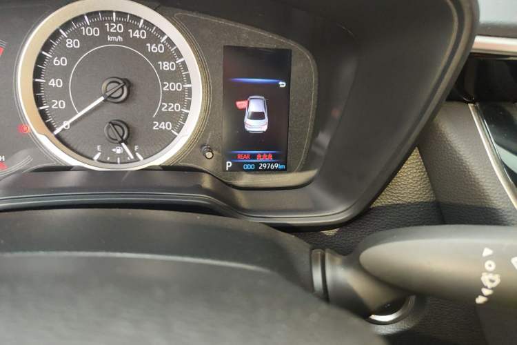 Used Toyota Levin 2019 185T CVT Luxury Edition China VI Standard Odometer Close Up