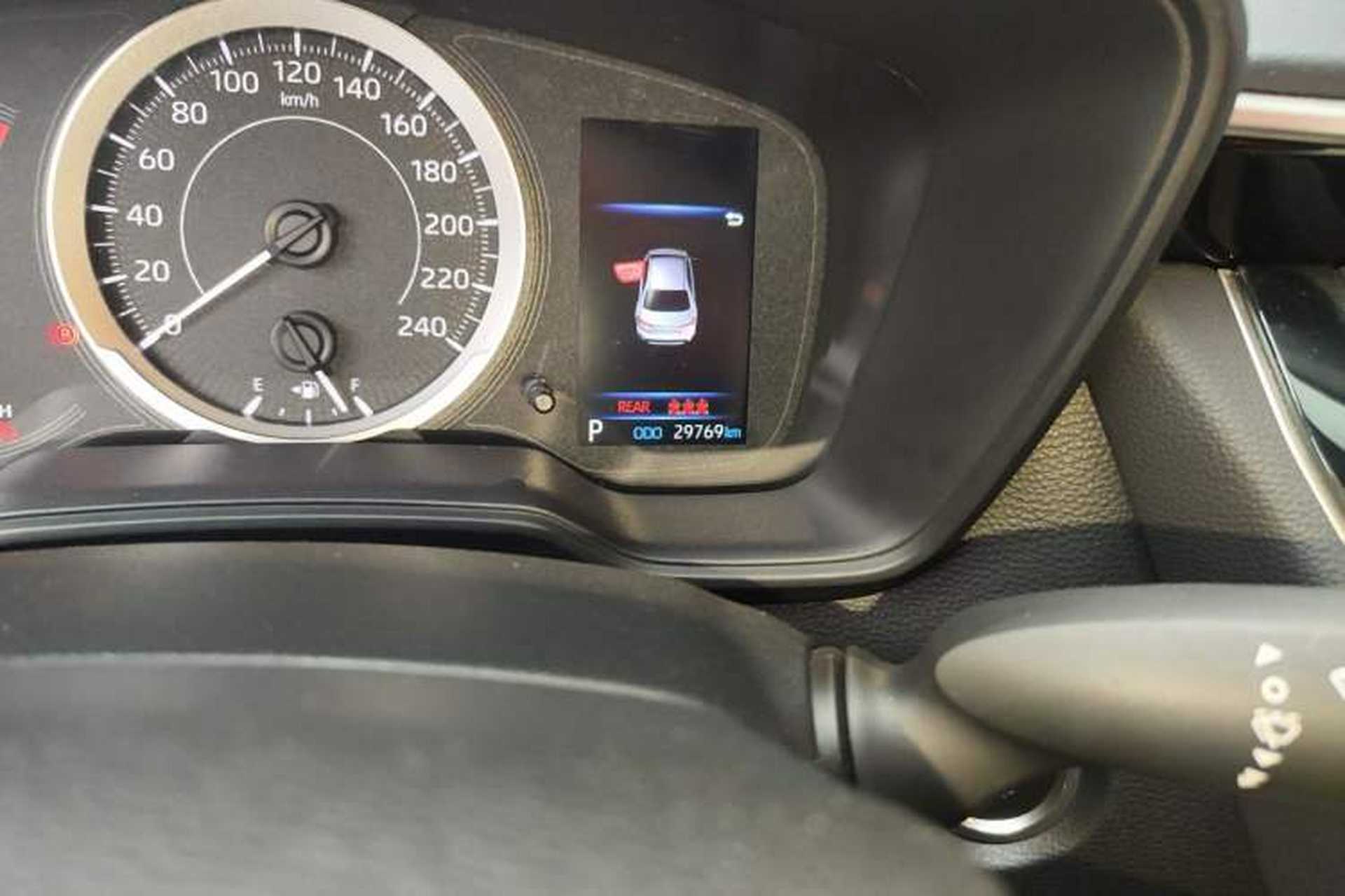 Used Toyota Levin 2019 185T CVT Luxury Edition China VI Standard Odometer Close Up