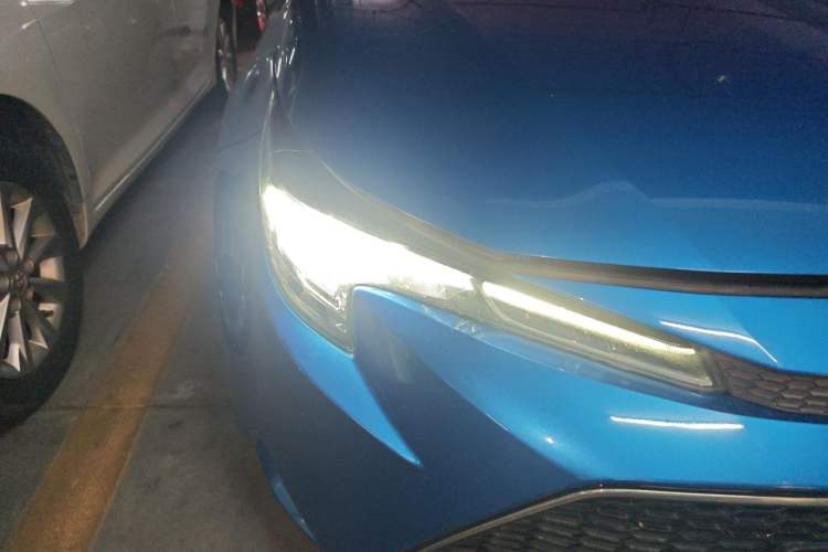 Used Toyota Levin 2019 Dual-Engine 1.8H E-CVT Sport Edition China VI Standard Right Front Headlight