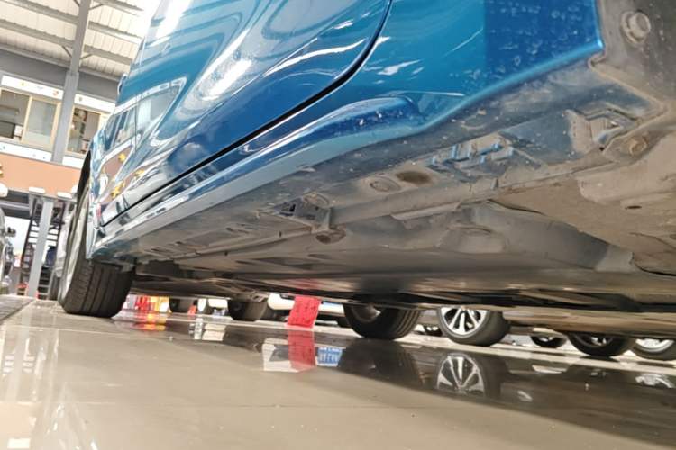 Used Toyota Levin 2019 Dual-Engine 1.8H E-CVT Luxury Edition China VI Standard Right Side Sill