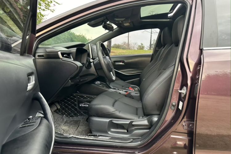 Used Toyota Levin 2019 Dual-Engine 1.8H E-CVT Luxury Edition China VI Standard Interior 3