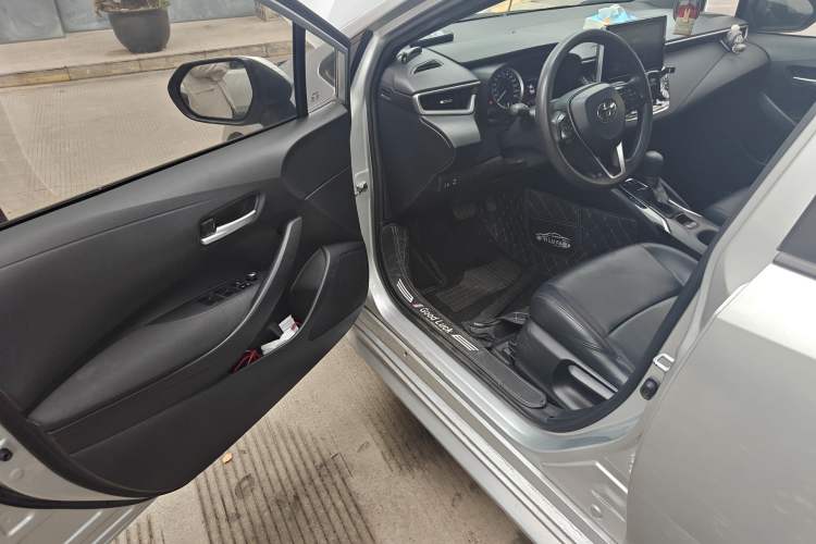 Used Toyota Levin 2019 185T CVT Luxury Edition China VI Standard Driver Seat
