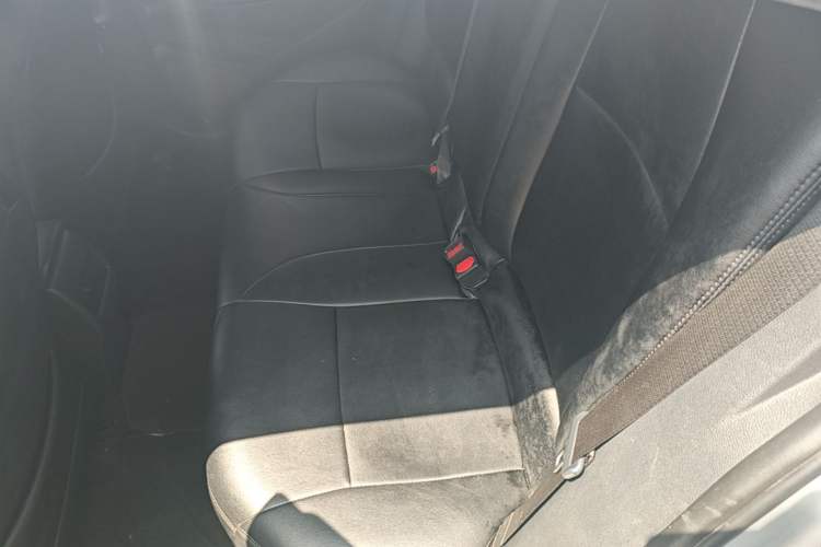 Used Toyota Levin 2019 185T CVT Entry-Level Version China VI Standard Left Rear Seat