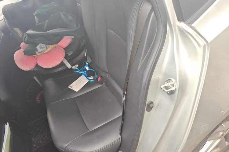 Used Toyota Levin 2019 185T CVT Luxury Edition China VI Standard Left Rear Seat