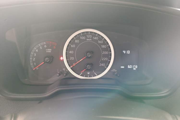 Used Toyota Levin 2019 185T CVT Entry-Level Version China VI Standard Odometer Close Up