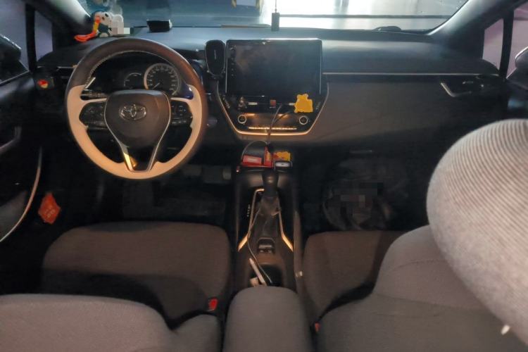 Used Toyota Levin 2019 Dual-Engine 1.8H E-CVT Luxury Edition China VI Standard Center Console