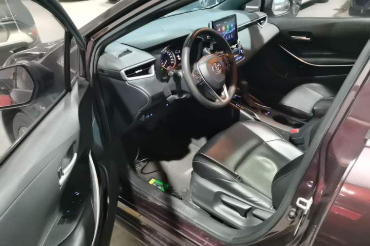 Used Toyota Levin 2019 Dual-Engine 1.8H E-CVT Luxury Edition China VI Standard Driver Seat