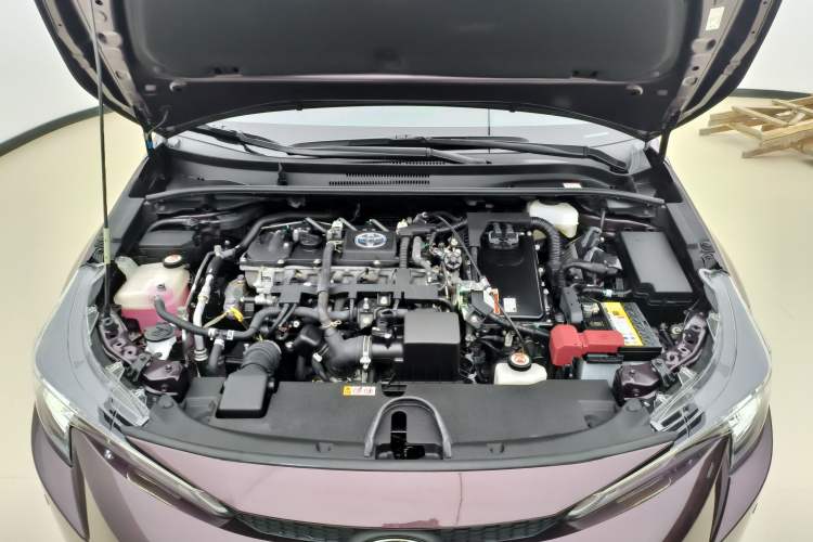 Used Toyota Levin 2019 Dual-Engine 1.8H E-CVT Luxury Edition China VI Standard Engine Bay