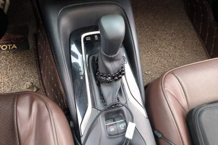 Used Toyota Levin 2019 Dual-Engine 1.8H E-CVT Luxury Edition China VI Standard Gear Lever