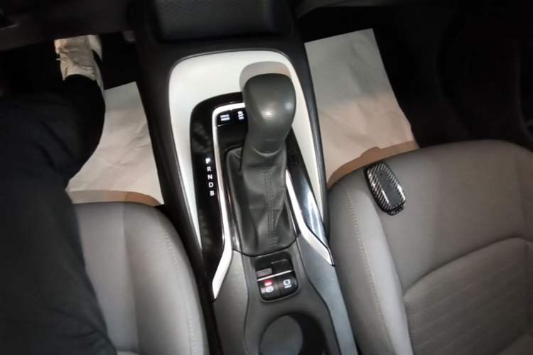 Used Toyota Levin 2019 Dual-Engine 1.8H E-CVT Sport Edition China VI Standard Gear Lever
