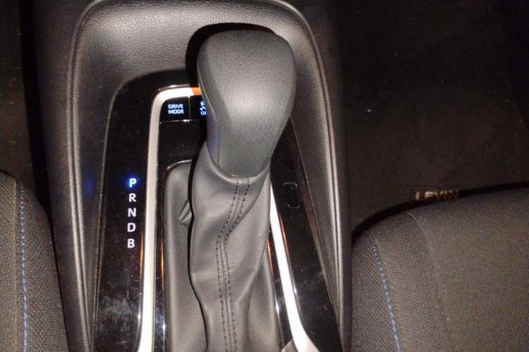 Used Toyota Levin 2019 Dual-Engine 1.8H E-CVT Sport Edition China VI Standard Gear Lever