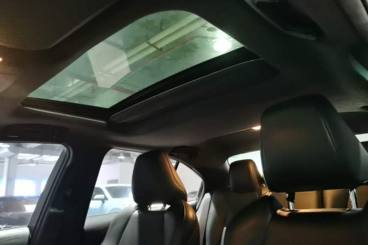Used Toyota Levin 2019 Dual-Engine 1.8H E-CVT Luxury Edition China VI Standard Headliner