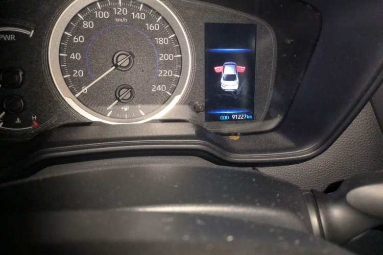 Used Toyota Levin 2019 Dual-Engine 1.8H E-CVT Luxury Edition China V Standard Odometer Close Up