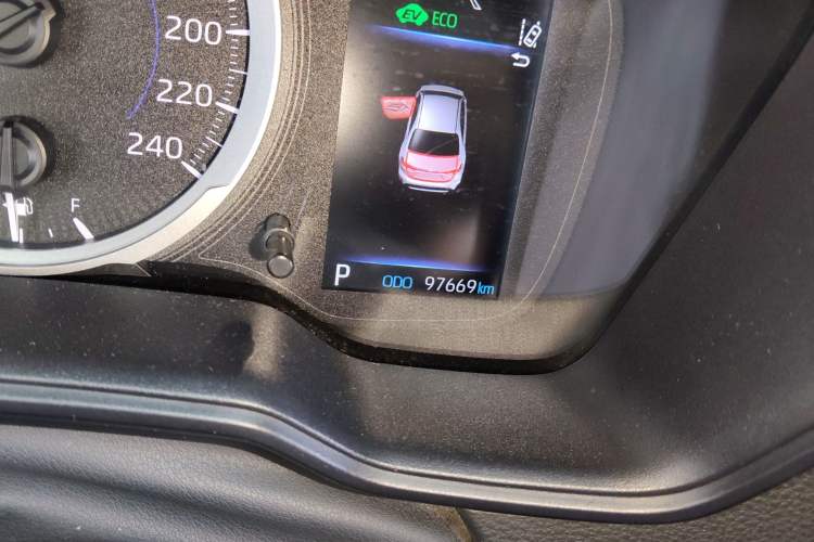 Used Toyota Levin 2019 Dual-Engine 1.8H E-CVT Luxury Edition China V Standard Odometer Close Up