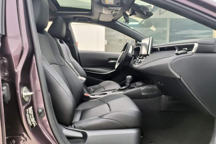 Used Toyota Levin 2019 Dual-Engine 1.8H E-CVT Luxury Edition China VI Standard Right Front Seat