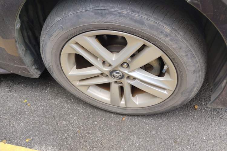 Used Toyota Levin 2019 Dual-Engine 1.8H E-CVT Luxury Edition China VI Standard Right Front Wheel Hub